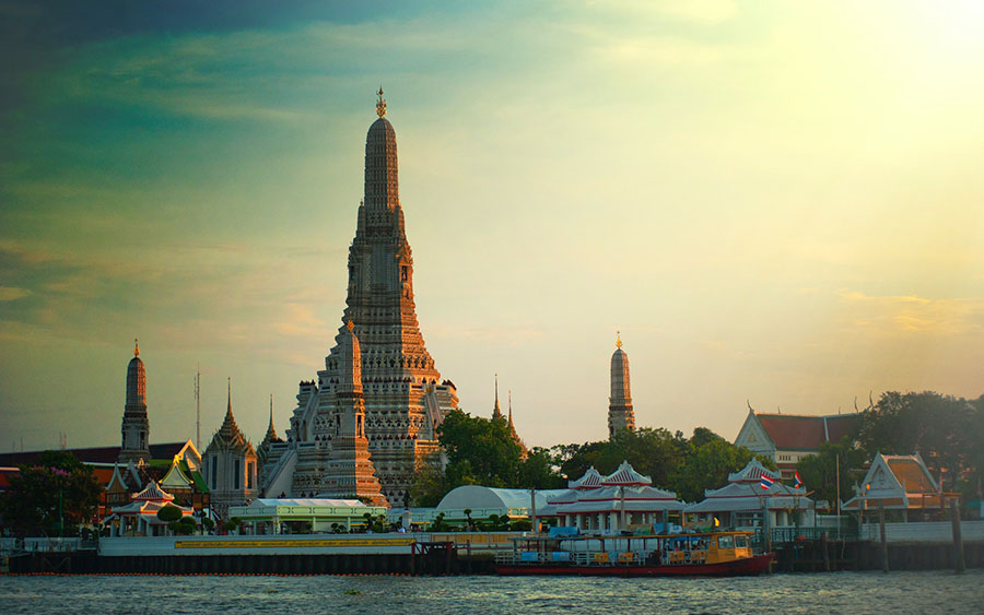 Wat Arun temple - best places to go in thailand